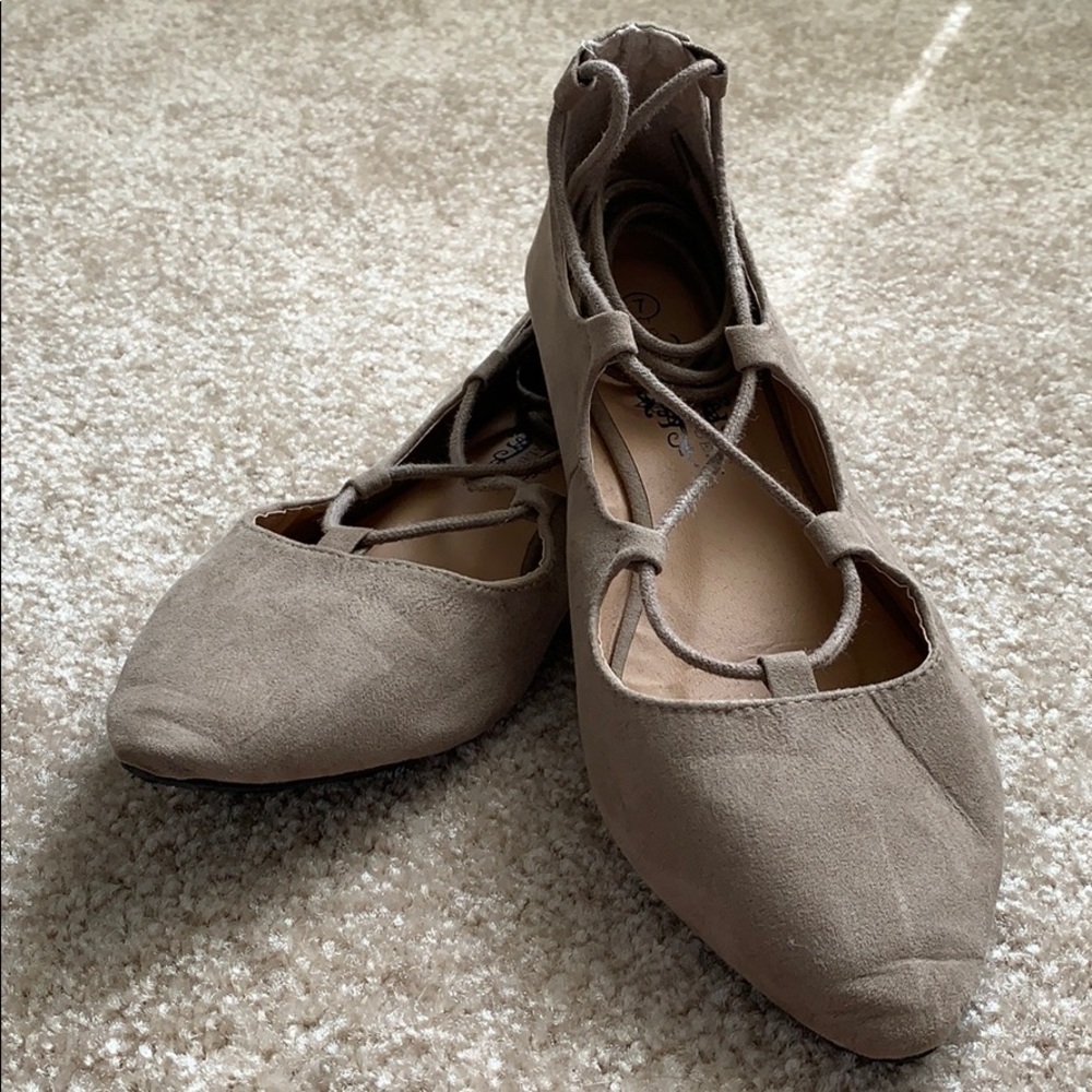 Lace-up flats